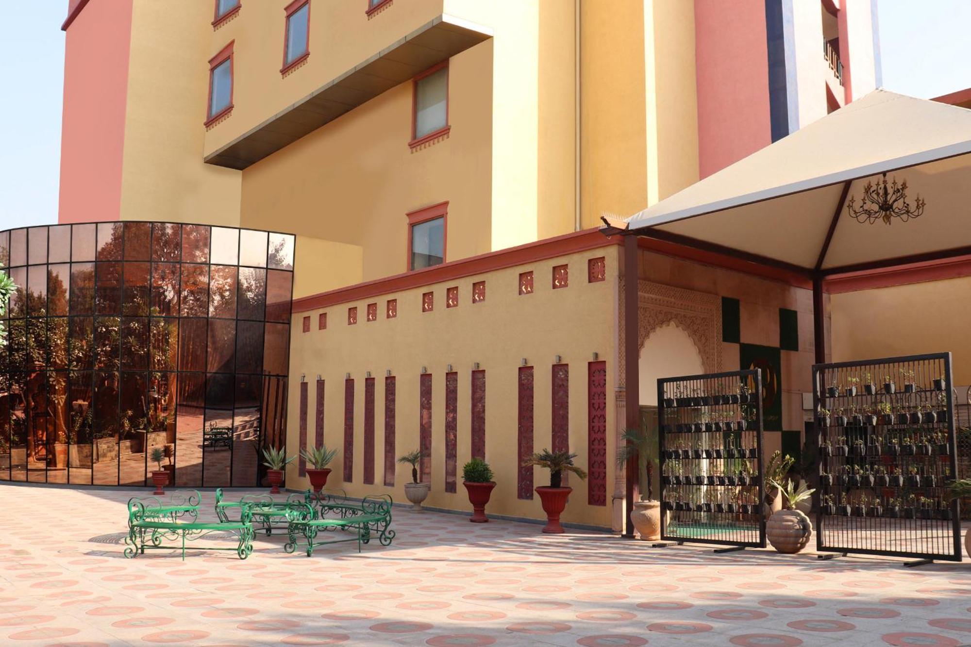 Pink Pearl Hotel Jaipur Exteriör bild